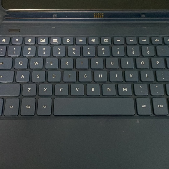 10 inc Tablet - Picture 2 of 3